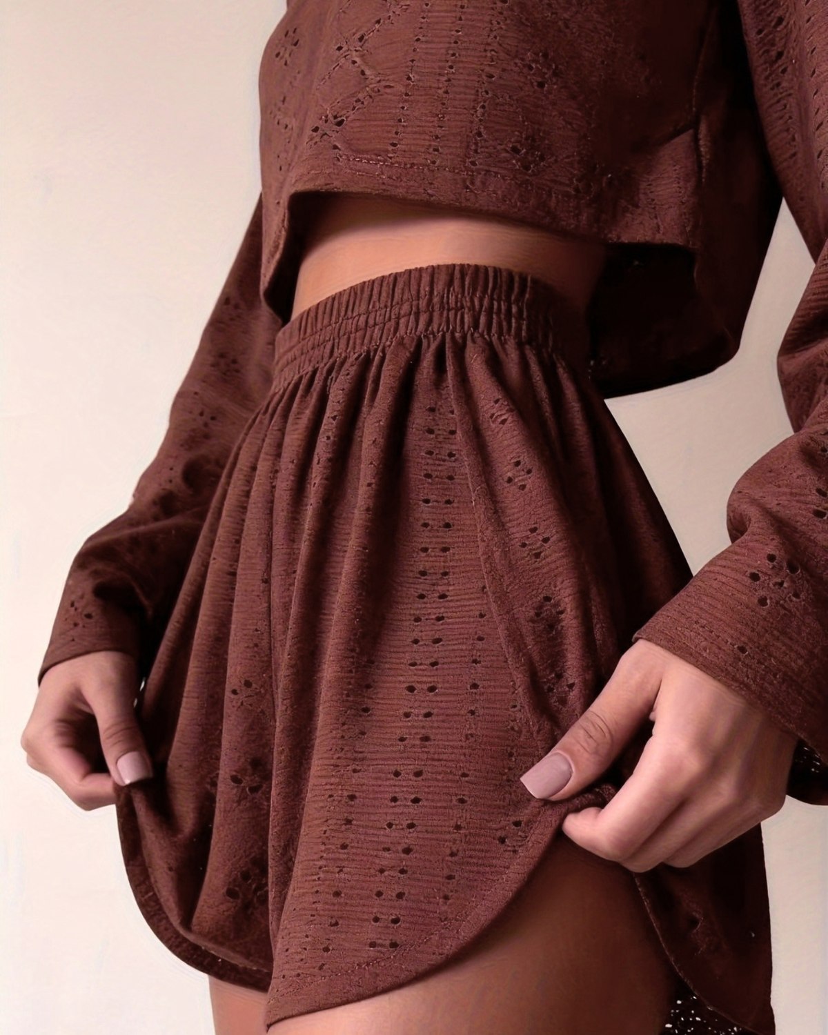 Pyjama Crop Top et Short en Broderie Ajourée