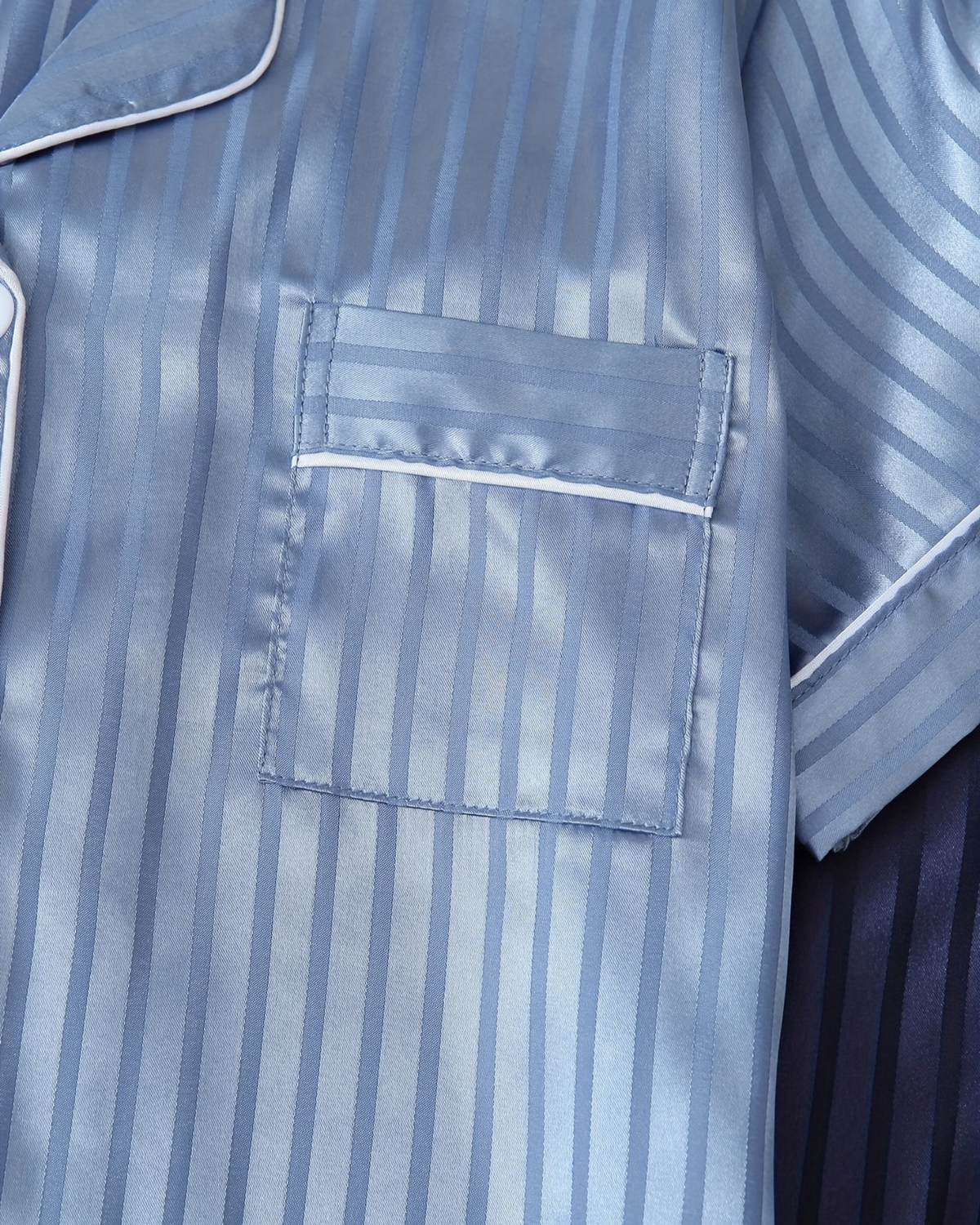 Pyjama Col Tailleur en Satin Rayé