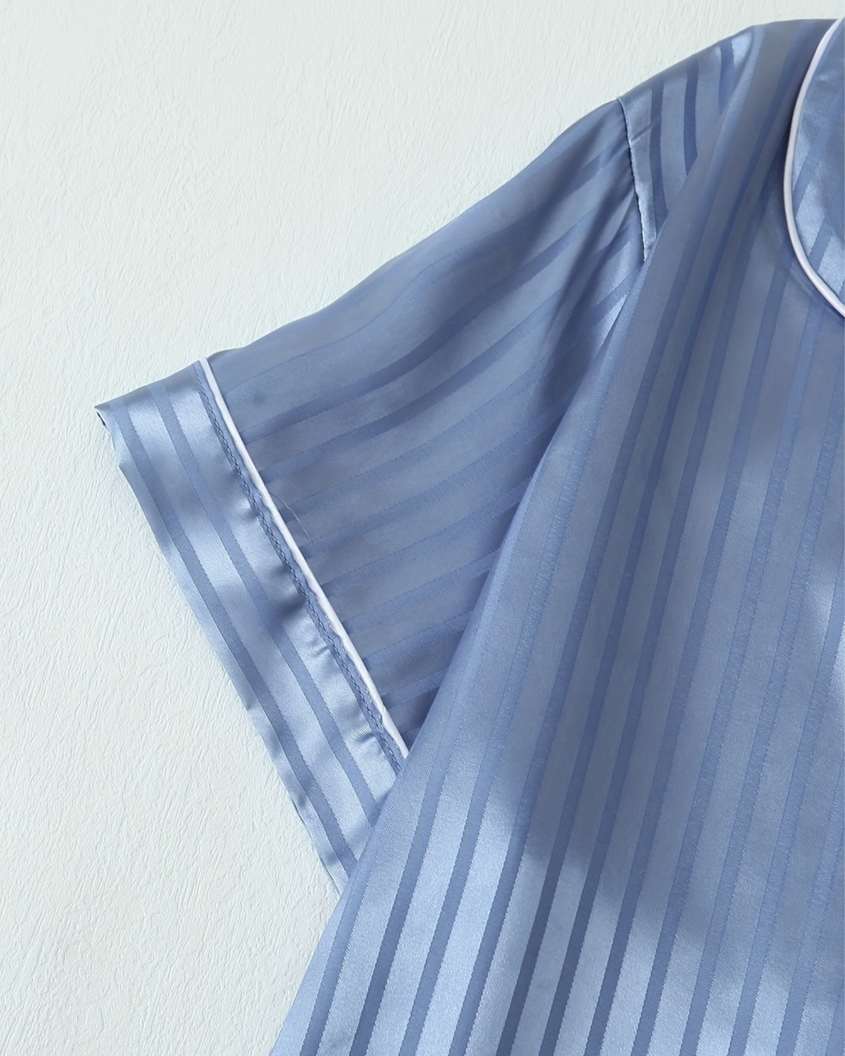 Pyjama Col Tailleur en Satin Rayé