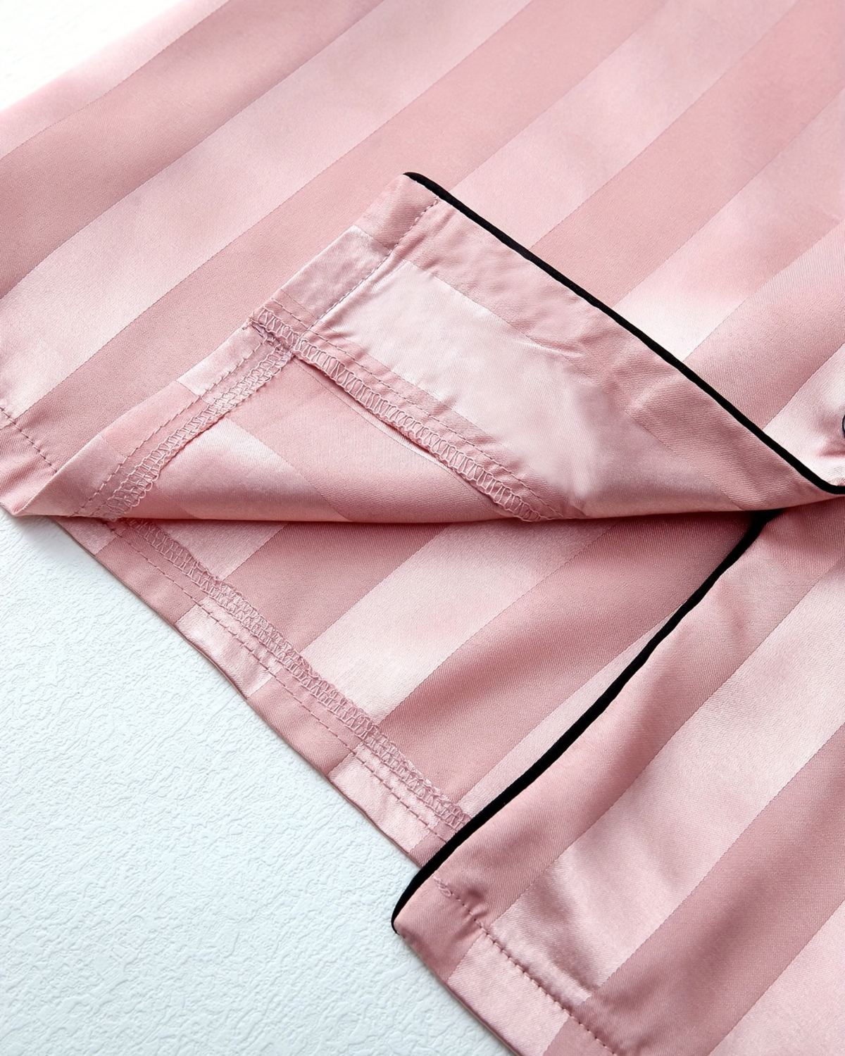 Pyjama Col Tailleur en Satin Rayé